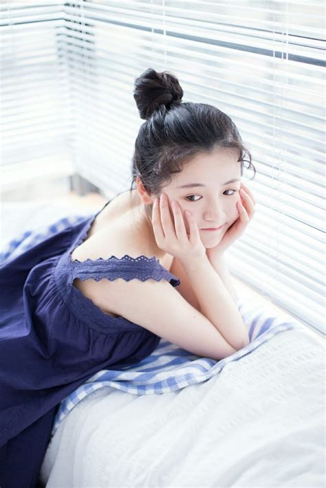 礼炮鸣响，国旗护卫队擎国旗出场！